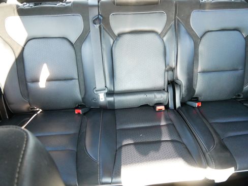 Used 2021 RAM 1500 Laramie image 13