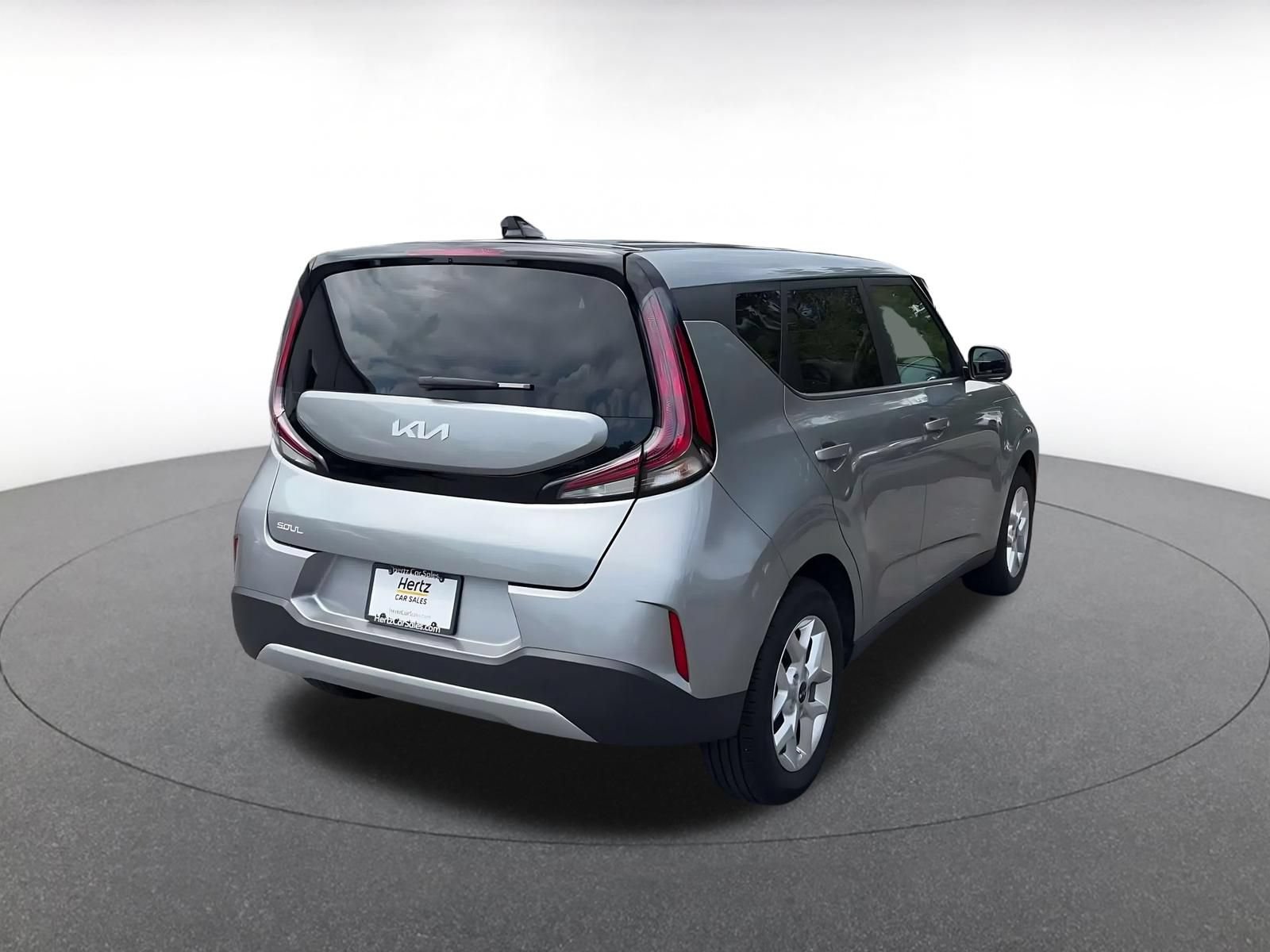 Used 2025 Kia Soul LX w/ LX Technology Package FWD image 13
