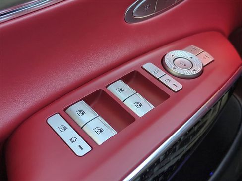 Used 2023 Genesis GV70 3.5T Sport w/ Sport Prestige Package image 32