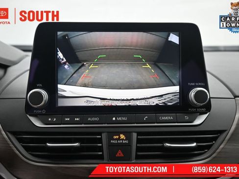 Used 2025 Nissan Altima 2.5 SV FWD image 16