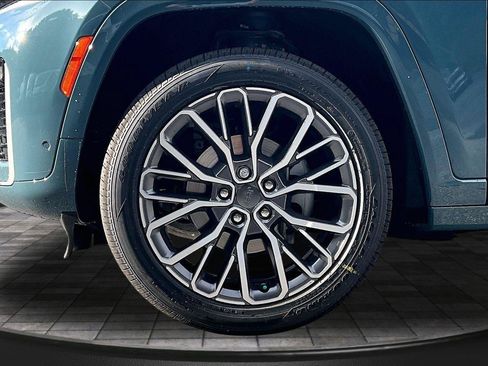 New 2026 Jeep Grand Cherokee Summit AWD/4WD image 12