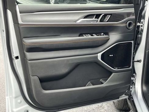 New 2026 Jeep Grand Wagoneer 4WD image 22