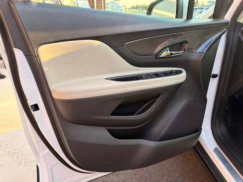 Used 2021 Buick Encore Preferred w/ Safety Package AWD/4WD image 9