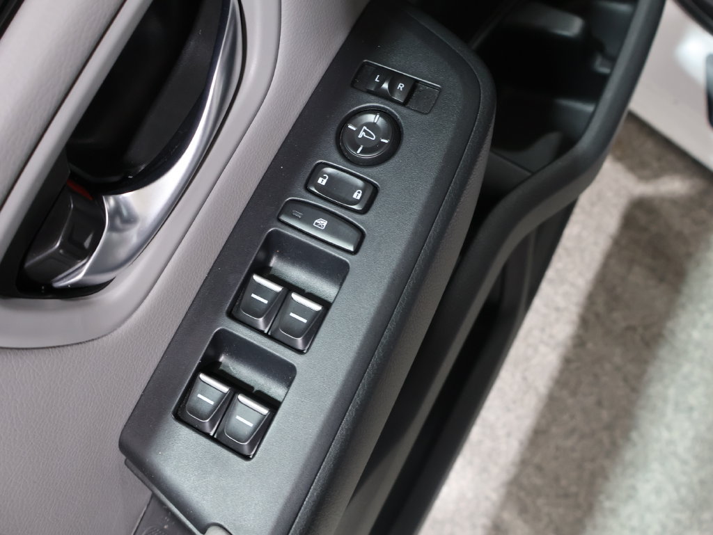 Used 2025 Honda Pilot EX-L image 13