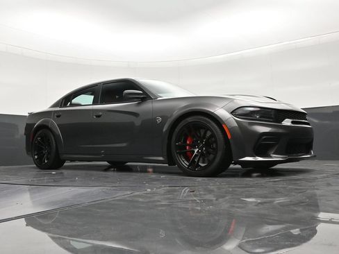 Used 2022 Dodge Charger SRT Hellcat w/ Harman/Kardon Audio Group RWD image 26