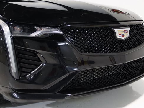 Used 2021 Cadillac CT4 V image 28