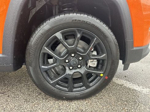 New 2026 Jeep Compass Latitude image 39