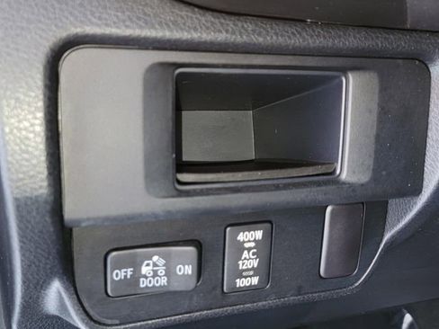 Used 2016 Toyota Tacoma TRD Sport w/ Premium & Technology Package image 28