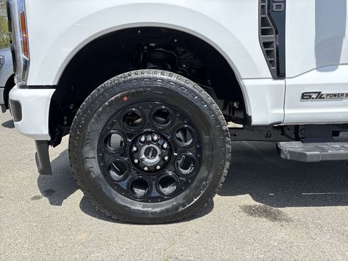 New 2026 Ford F350 XLT w/ XLT Premium Package AWD/4WD image 18