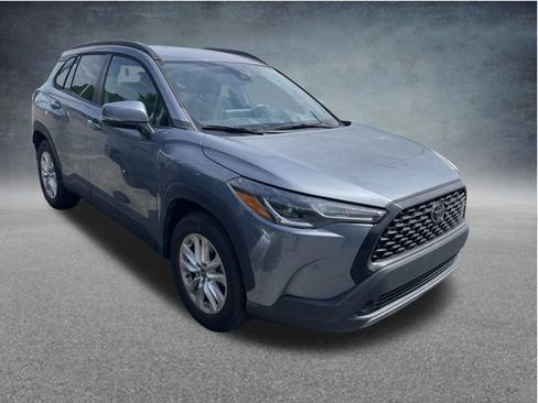 Used 2022 Toyota Corolla Cross LE FWD image 3