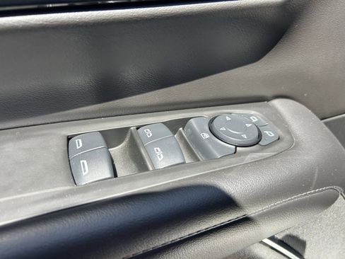 Used 2025 Chevrolet Tahoe Z71 AWD/4WD image 30