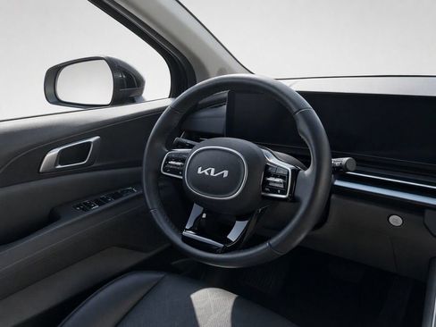 Certified 2025 Kia Carnival FWD image 35