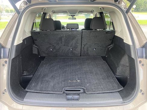 Certified 2025 Nissan Rogue SV AWD/4WD image 14