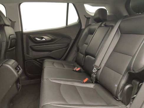 Used 2023 GMC Terrain SLT w/ Elevation Edition image 18