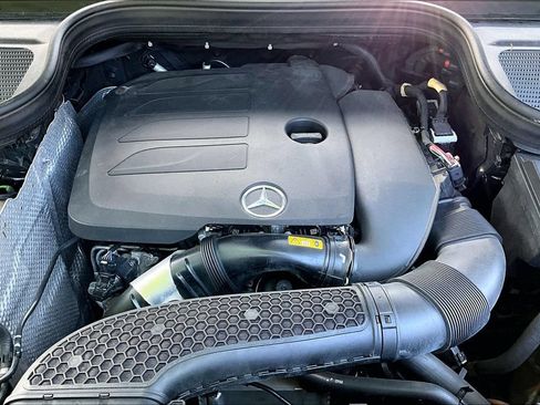 Certified 2022 Mercedes-Benz GLE 350 4MATIC w/ AMG Line Exterior image 9