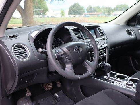 Used 2016 Nissan Pathfinder SV AWD/4WD image 15