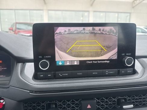 Used 2023 Honda Accord EX image 11