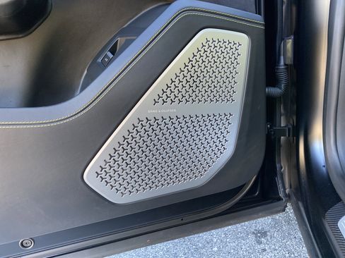 Used 2022 Lamborghini Urus image 26