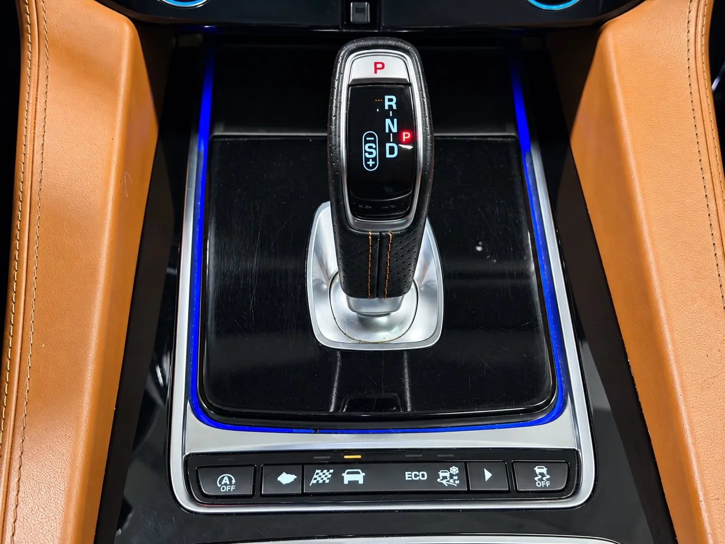 Used 2020 Jaguar F-PACE SVR AWD/4WD image 48