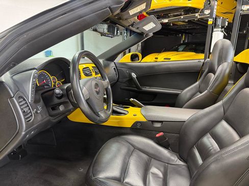 Used 2006 Chevrolet Corvette Convertible w/ Preferred Equipment Group RWD image 39