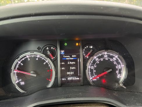 Used 2022 Toyota 4Runner TRD Off-Road image 6