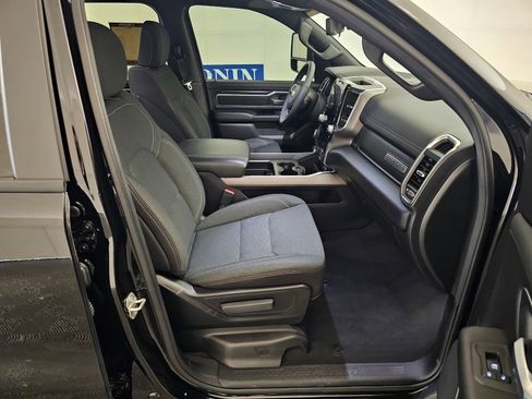 Used 2025 RAM 1500 Big Horn AWD/4WD image 24