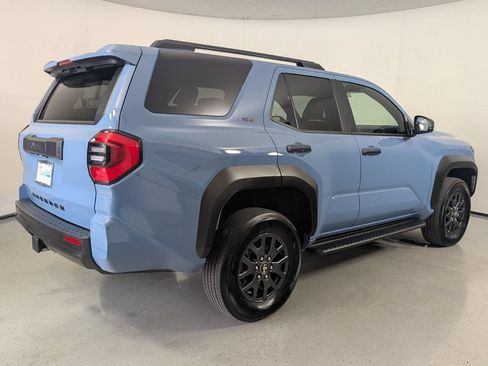 Used 2025 Toyota 4Runner SR5 AWD/4WD image 7