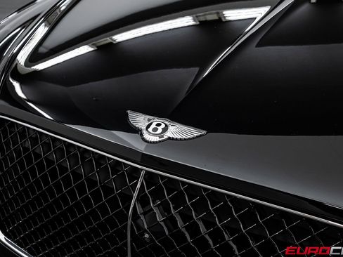 Used 2024 Bentley Bentayga image 9