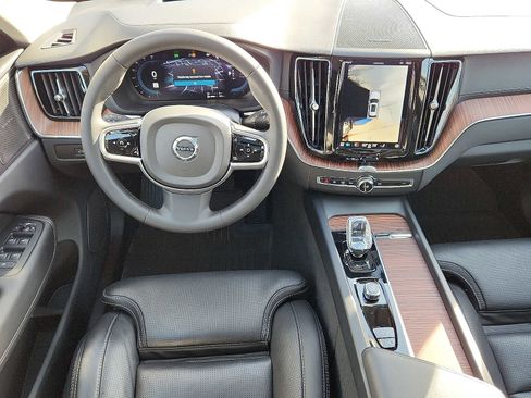 Certified 2024 Volvo XC60 T8 Ultimate w/ Protection Package Premier image 18