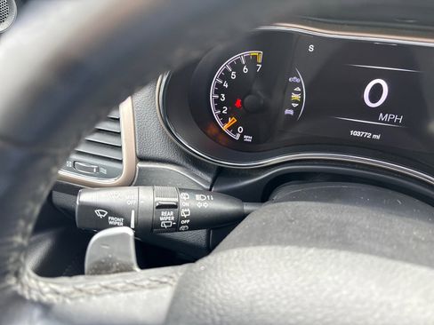 Used 2017 Jeep Grand Cherokee Laredo image 20