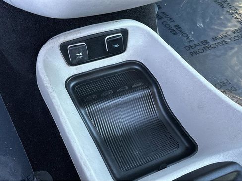 Used 2017 Chrysler Pacifica Touring-L image 28