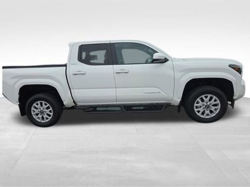 Used 2024 Toyota Tacoma SR5 image 28