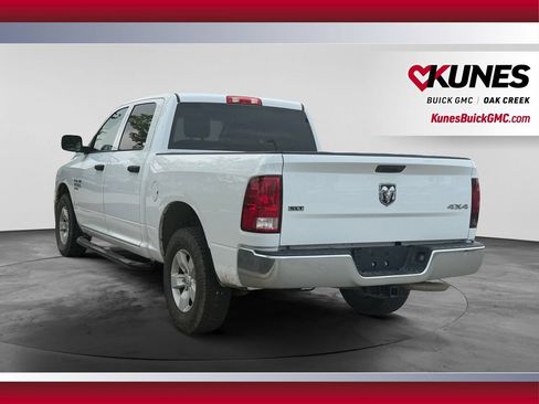 Used 2022 RAM 1500 Classic SLT AWD/4WD image 7