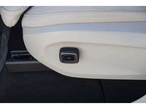 Certified 2025 Volvo EX90 Ultra image 35