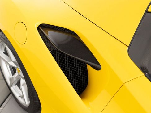 Certified 2021 Ferrari F8 Tributo RWD image 41