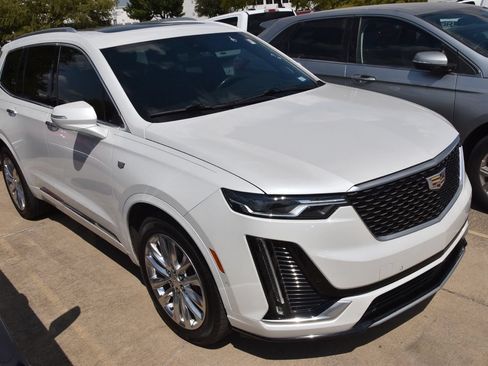 Used 2020 Cadillac XT6 Premium Luxury FWD image 4
