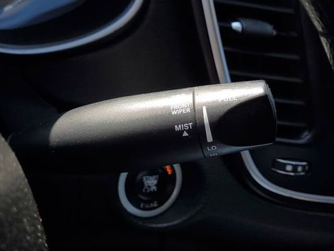 Used 2016 Chrysler 200 Limited image 18