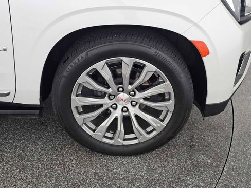 Used 2021 GMC Yukon XL Denali w/ Denali Ultimate Package image 9