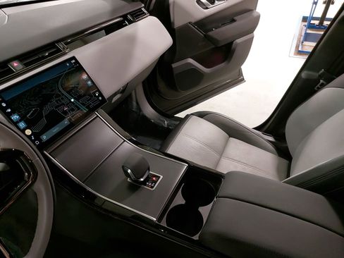 Used 2024 Land Rover Range Rover Velar Dynamic SE image 27