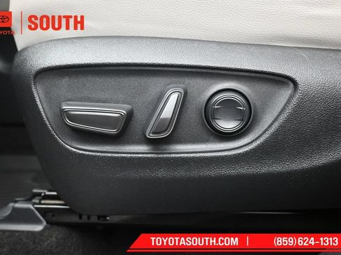 Used 2024 Toyota Grand Highlander AWD image 24