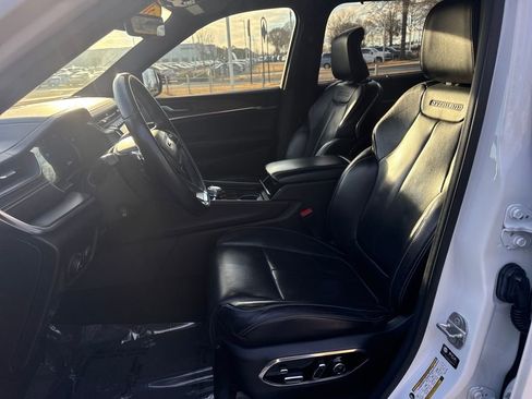 Used 2021 Jeep Grand Cherokee L Overland w/ Luxury Tech Group IV image 13