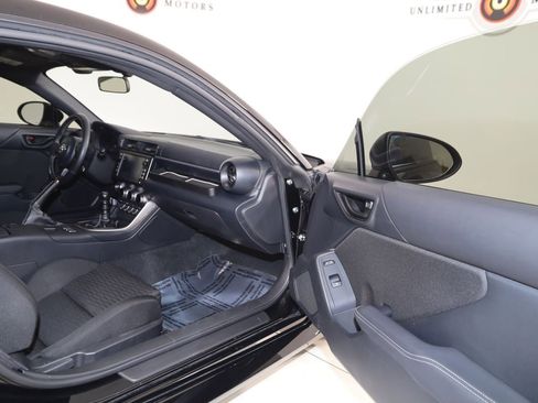 Used 2025 Toyota GR86 image 26