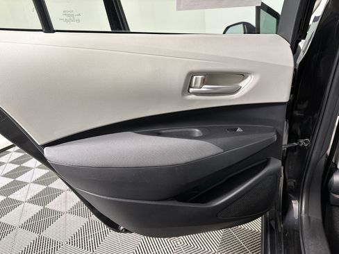 Used 2021 Toyota Corolla LE image 31