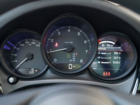 Certified 2025 Porsche Macan image 13