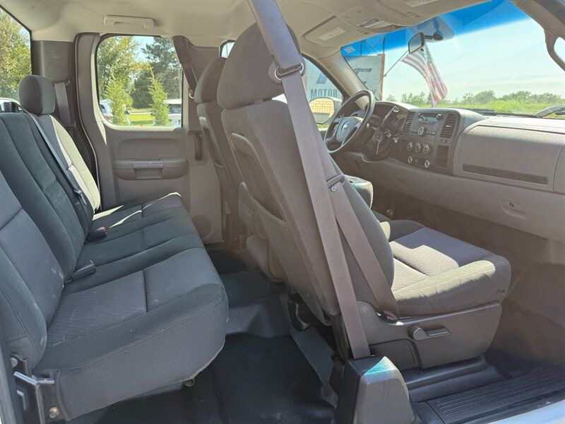 Used 2010 Chevrolet Silverado 2500 W/T AWD/4WD image 16