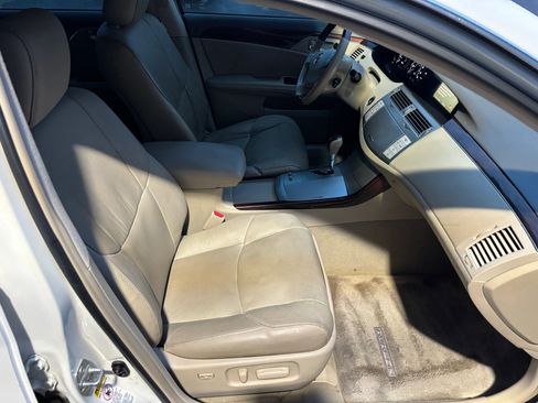 Used 2010 Toyota Avalon Limited image 11