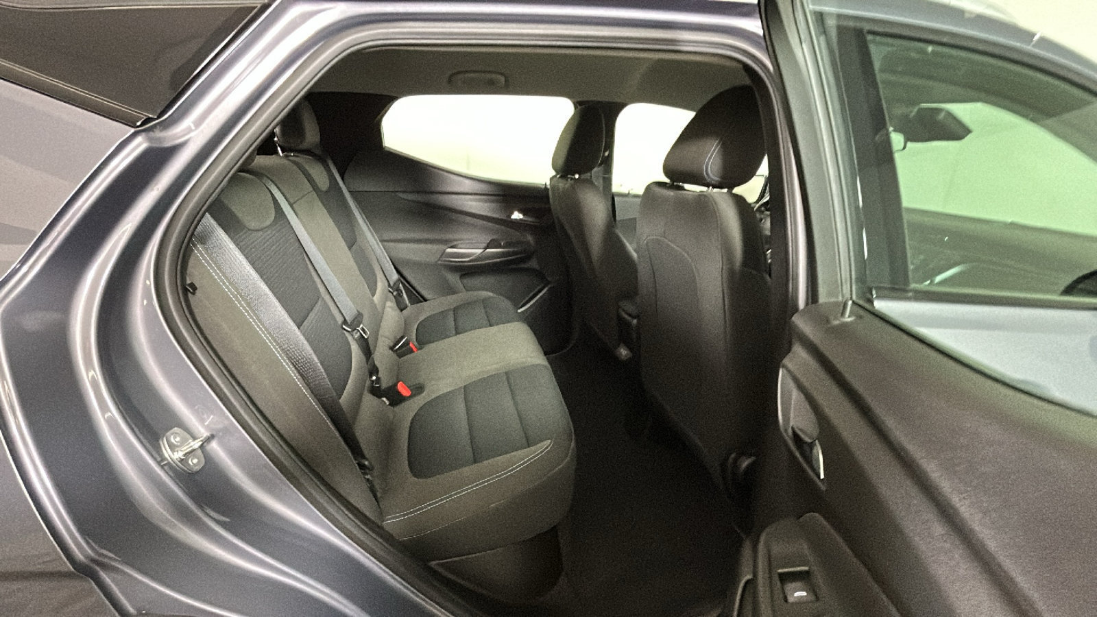 Used 2023 Chevrolet Bolt EUV LT w/ Comfort Package FWD image 35