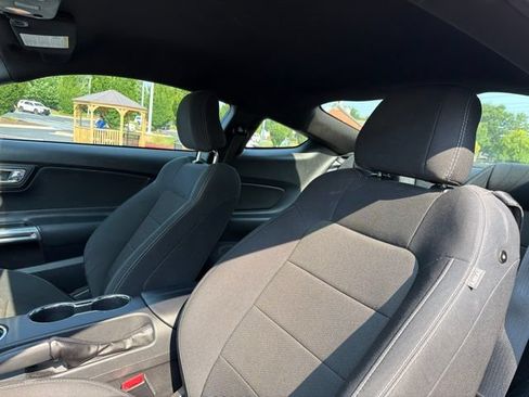 Used 2017 Ford Mustang Coupe RWD image 13