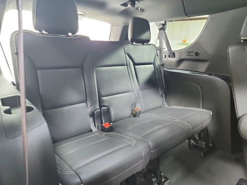 Used 2023 Chevrolet Suburban Premier image 43