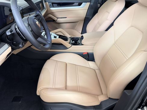 New 2026 Porsche Cayenne AWD/4WD image 5